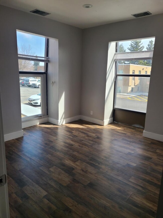 Foto del edificio - 17th St 6 Plex