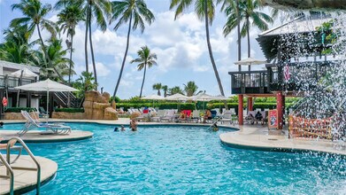 Building Photo - 5225 Collins Ave