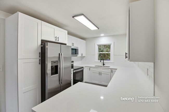 Building Photo - 53 Springside Dr SE