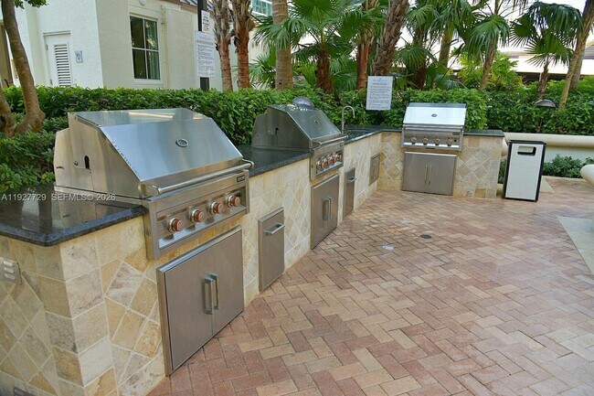 Foto del edificio - 347 N New River Dr E