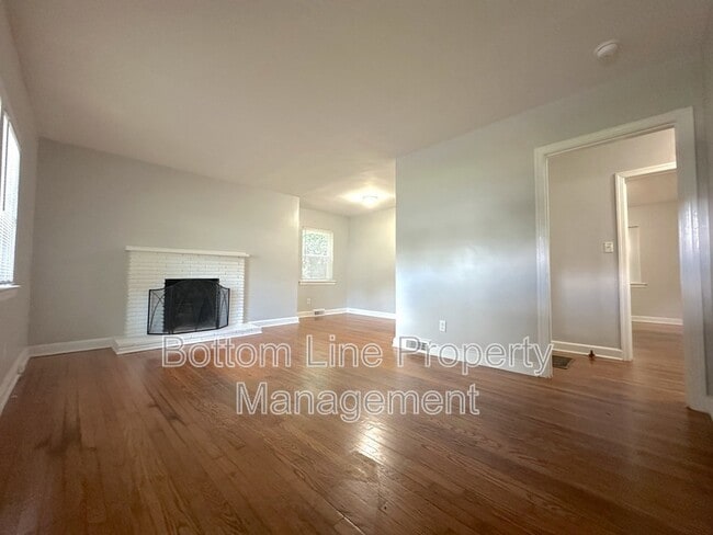 Building Photo - 2615 Amber Dr