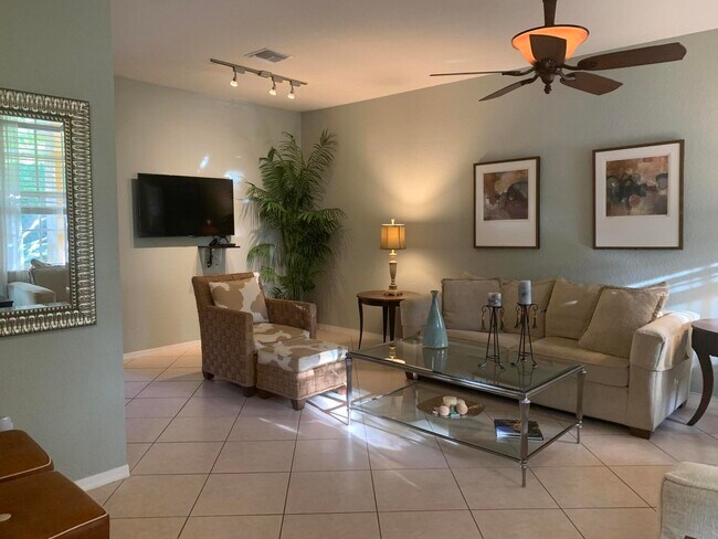 Foto del edificio - 188 W Thatch Palm Cir