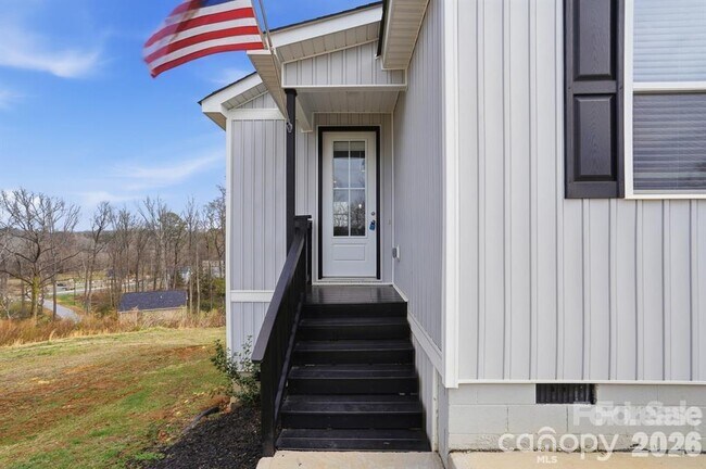 Foto del edificio - 102 Snyder Ct NE