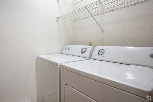 1 habitación, 1 baño - 1025 pies cuadrados - Lavandería - Arboretum Apartment Homes