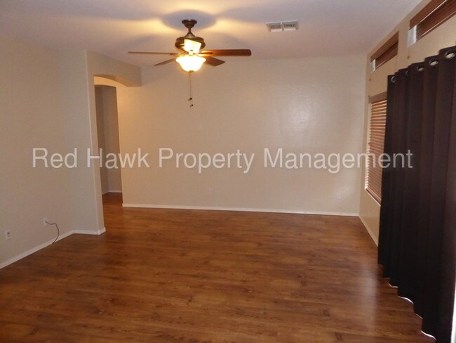 Building Photo - 440 S Val Vista Dr