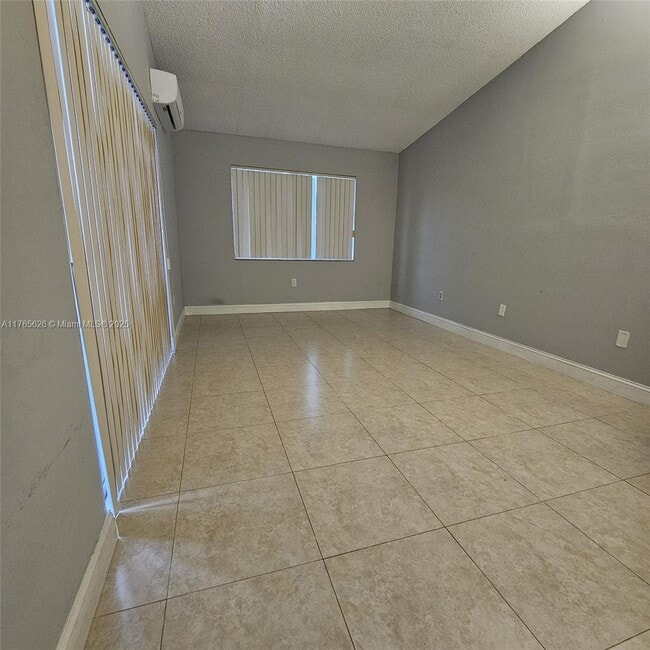 Foto del edificio - 1182 W 37th Terrace