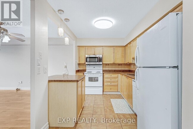 Building Photo - 260 Davis Dr
