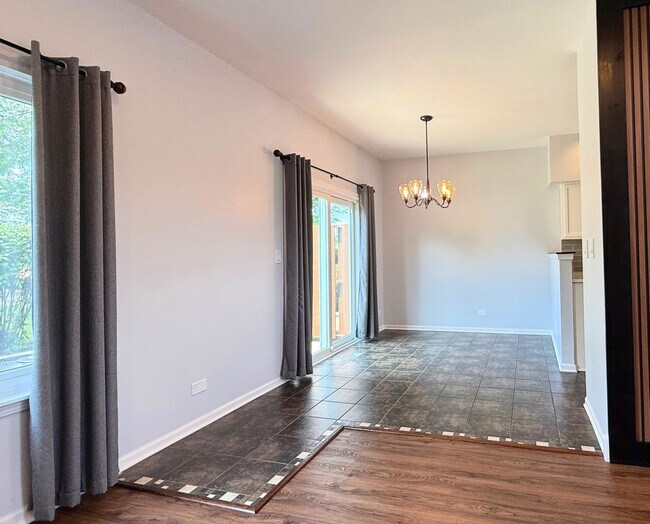 Building Photo - 924 Park Hill Cir