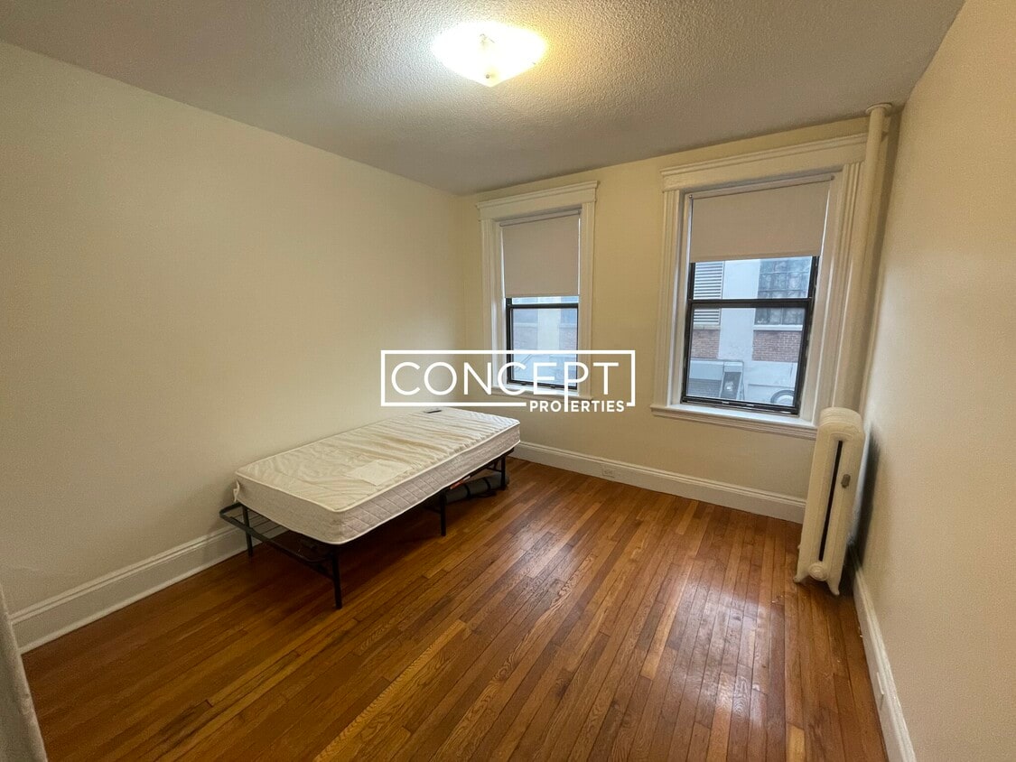 Primary Photo - 1152 Commonwealth Ave