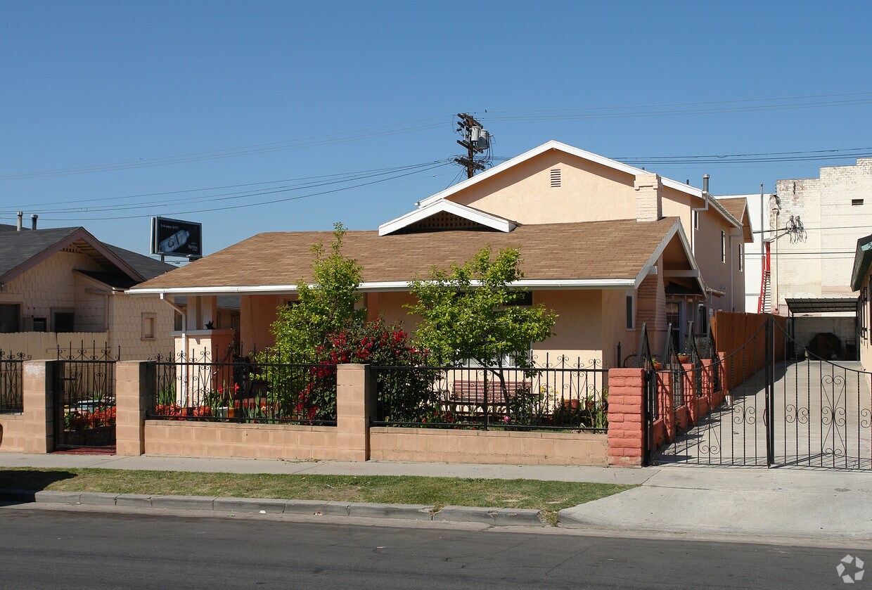 Foto del edificio - 523 N Oxford Ave