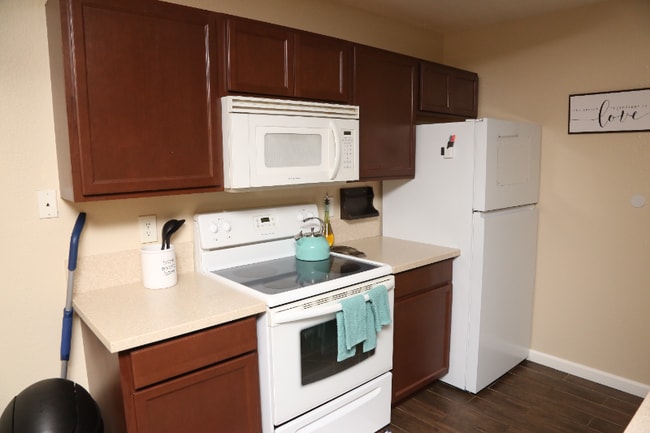 Building Photo - 1265 Kendall Dr