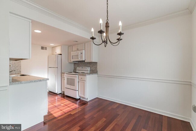 Building Photo - 25 N Buck Ln