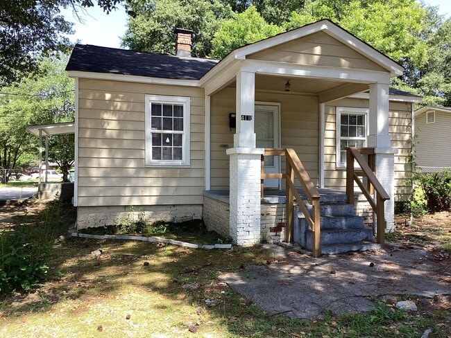 Building Photo - 3 Bedroom 2 bath house Near Prisma Health