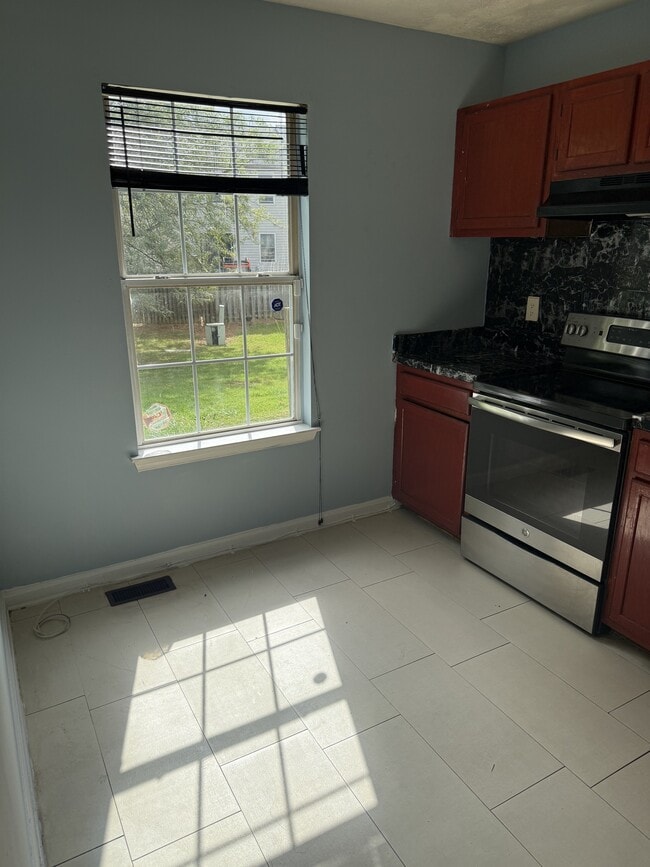 Building Photo - 2722 Sweetwater Ct