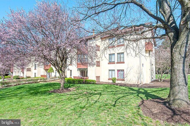 Building Photo - 9639 White Acre Rd