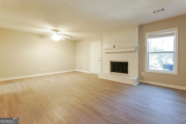 Foto del edificio - 8071 Creekstone Way