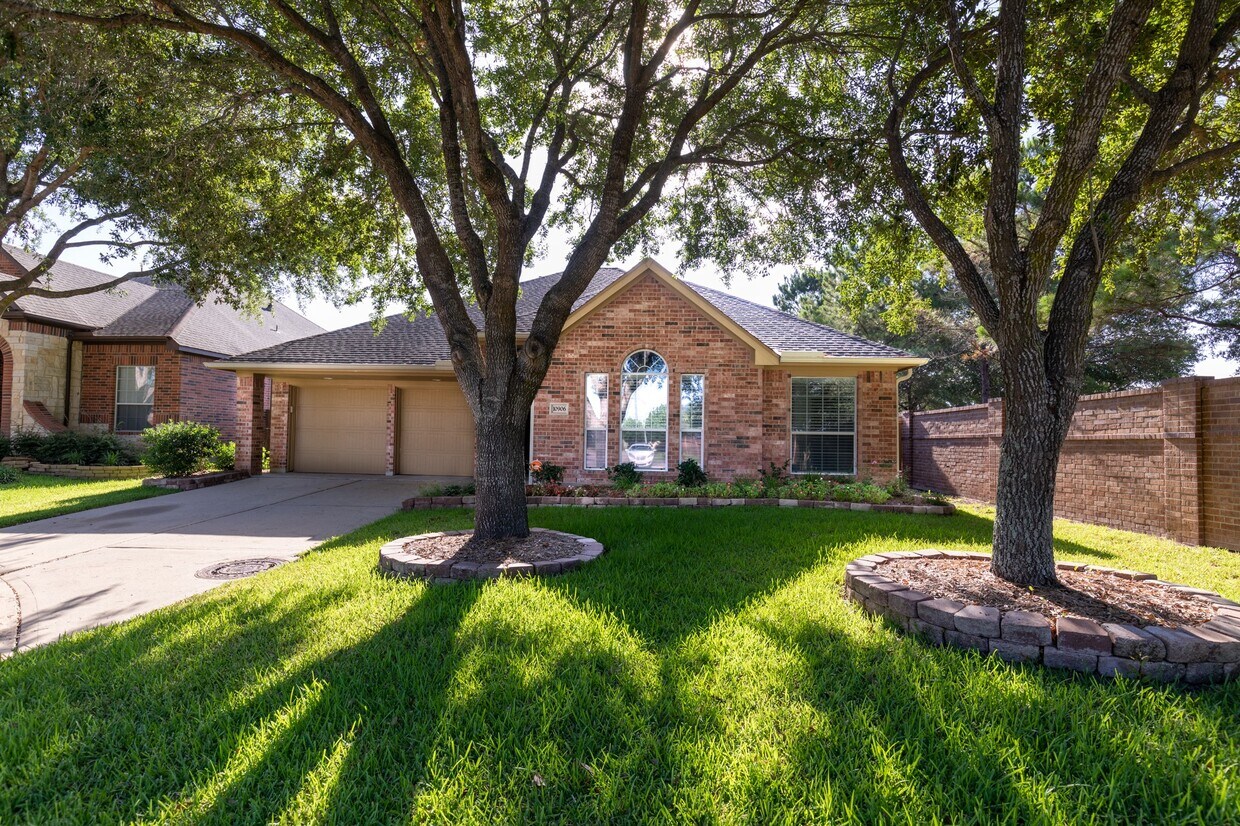 Primary Photo - 10906 Bernalda Cir