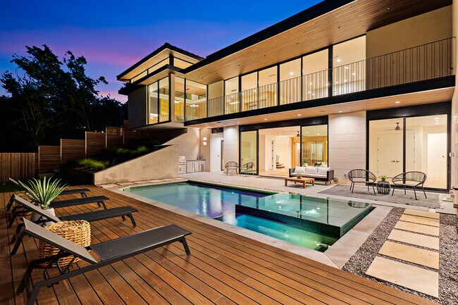 Foto del edificio - 2900 Cedarview Dr