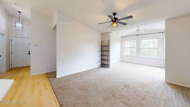 Foto del edificio - 13810 Sutton Park Dr N