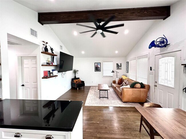 Foto del edificio - 3705 Chapman St