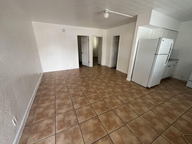 Building Photo - Avondale Gardens Apartments