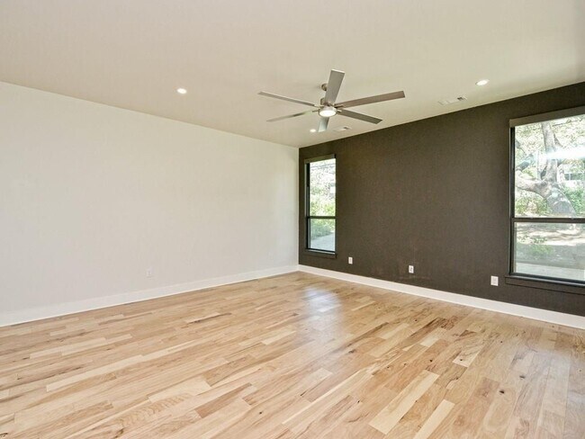 Building Photo - 3115 Clawson Rd