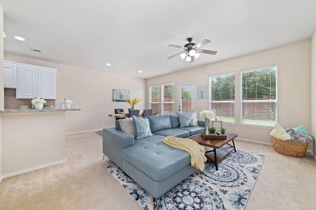 Foto del edificio - 14923 Tuttle Point Dr