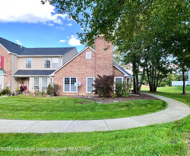 Building Photo - 159 Tanglewood Pl