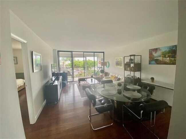 Foto del edificio - 20400 W Country Club Dr