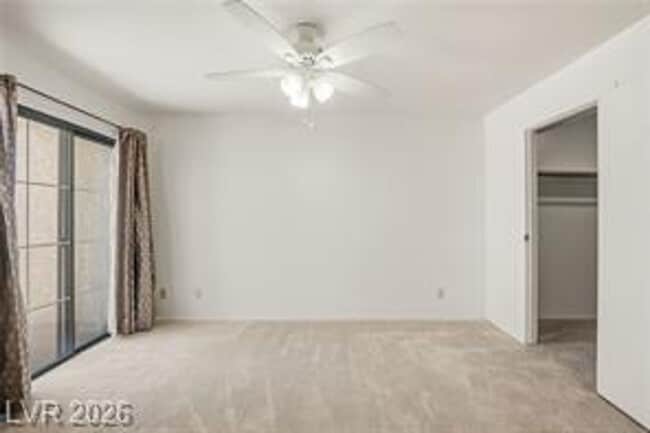 Building Photo - 1922 Las Palmas Ln
