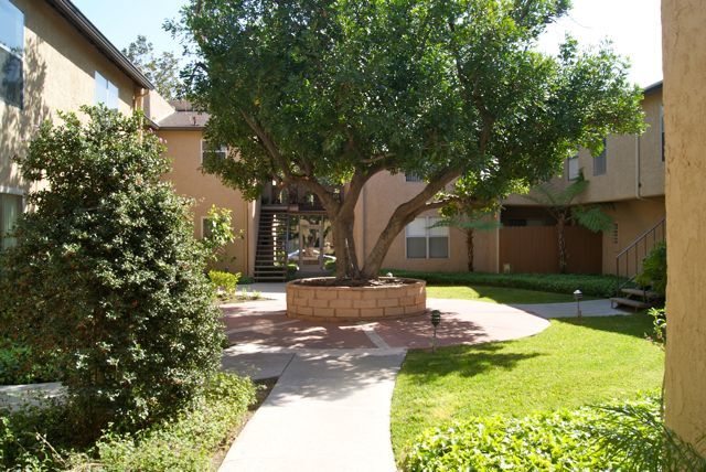 Foto principal - 1005 W Duarte Rd