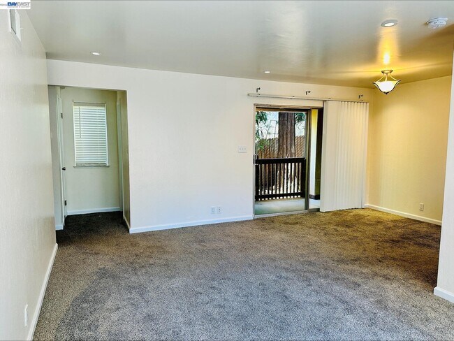 Building Photo - 1756 Kudu Ct