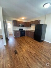 Building Photo - 350-352-352 E Hinman Ave