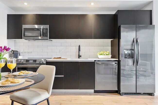 Building Photo - 398 NE 5th St