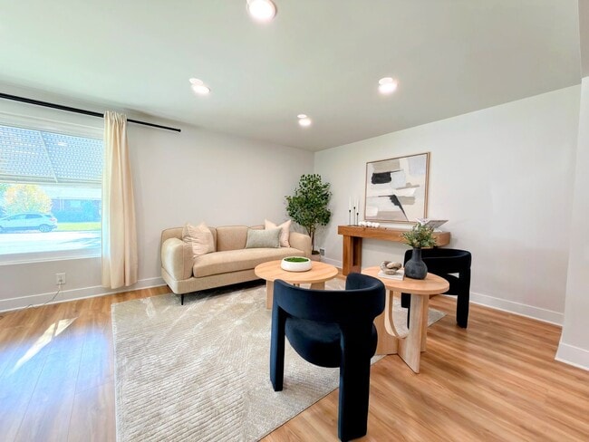 Photo - 1023 E Millbert Ave Apartment