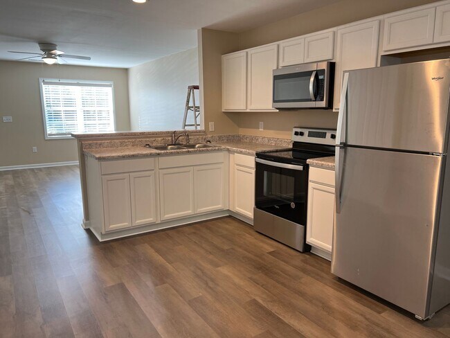 Foto del edificio - Nice 2 bedroom, 2 bath Duplex