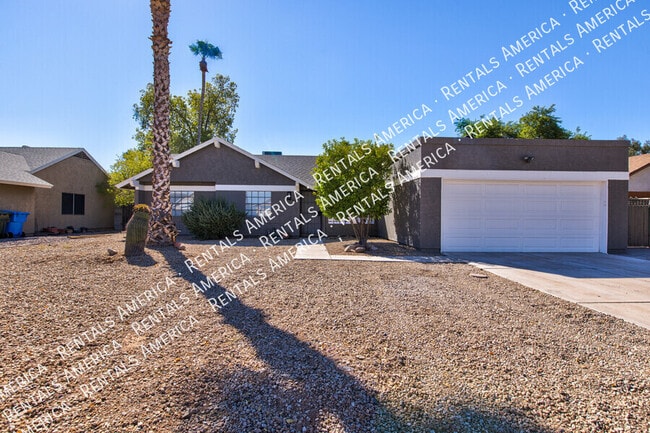 Building Photo - 819 W Ross Ave