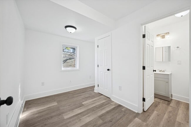 Foto del edificio - 2 Bed 3 Full Bath House North Philly