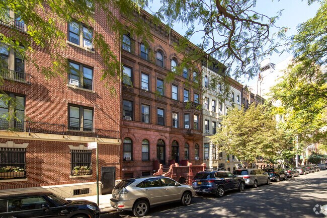 140 W 75th St New York, NY 10023 - 140 W 75th St