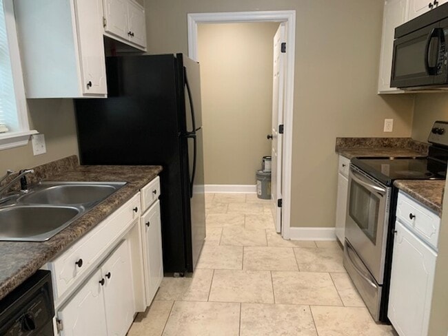 Building Photo - Updated 3BD/2B Home in Remerton
