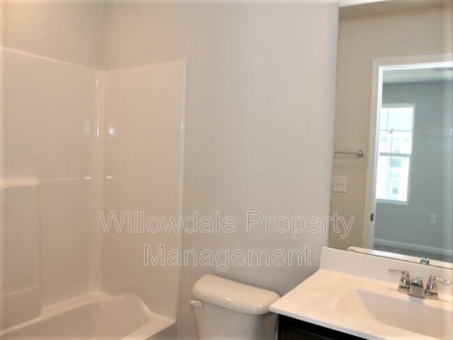 Building Photo - 1079 Shoreside Dr