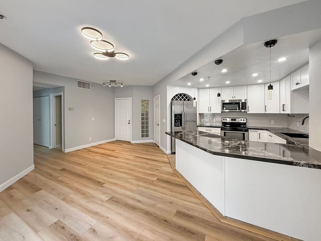 Primary Photo - Beautiful 2B/2BA in the Marina w/ Newly Re...