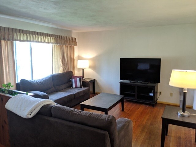 Building Photo - 1737 Westhaven Dr