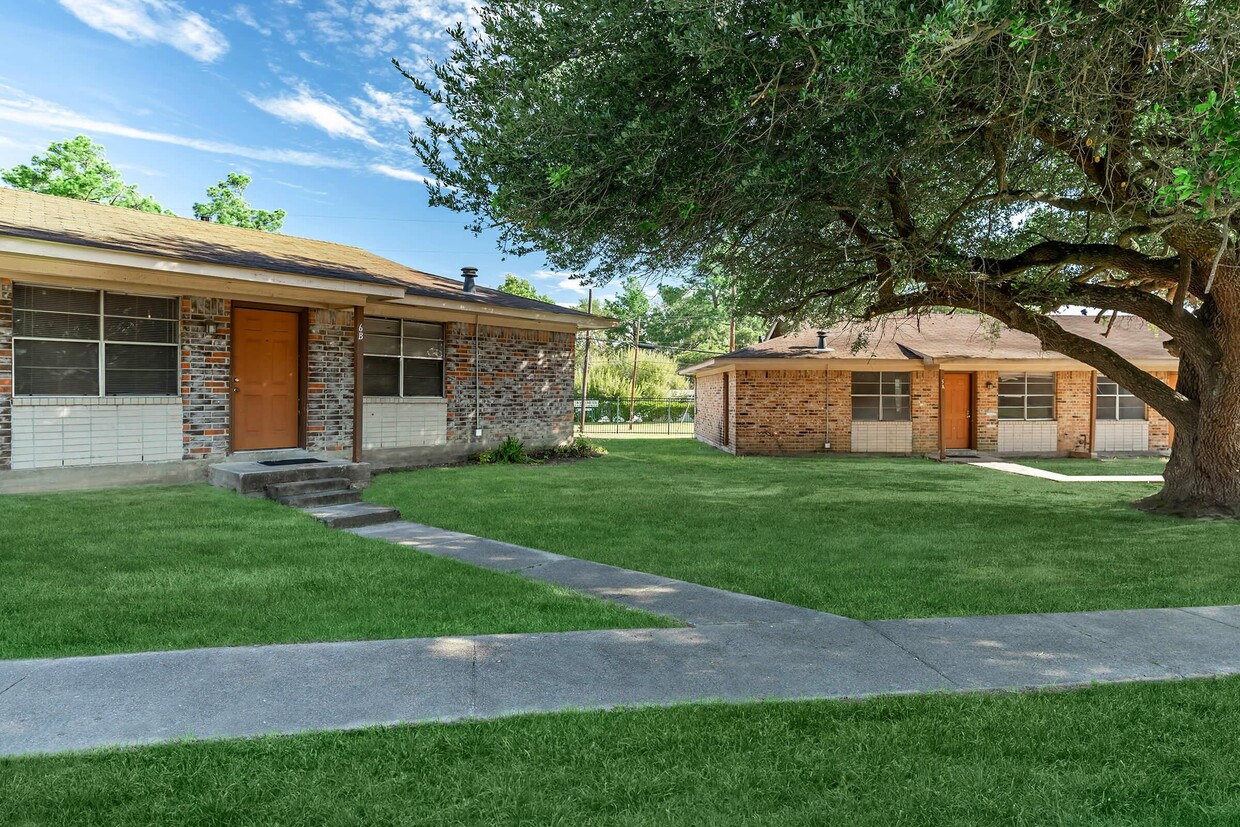 Primary Photo - Green Meadow Apartments