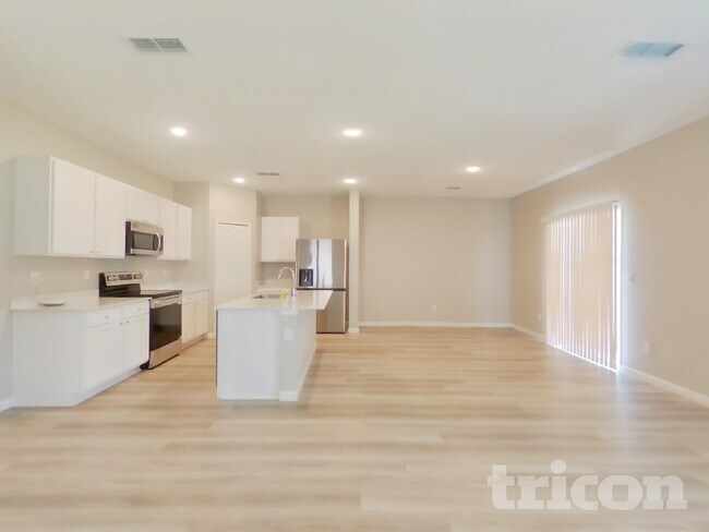 Building Photo - 2901 Grand Finale St