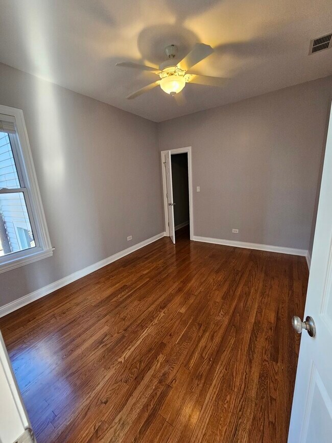 Building Photo - 2326 N Kostner Ave