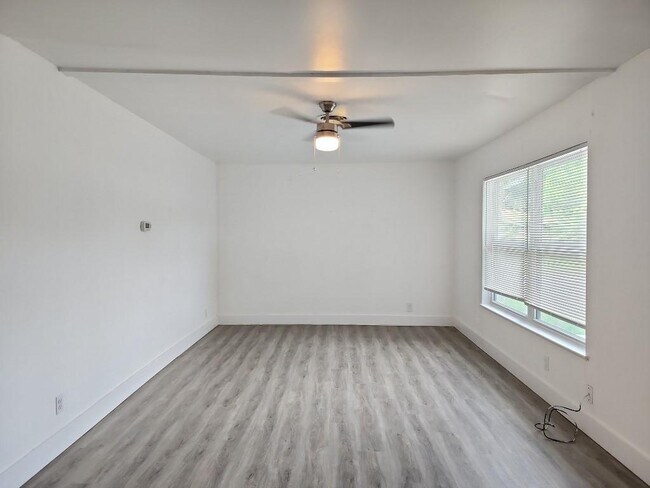 Foto del edificio - 1503 Braes Ridge Dr