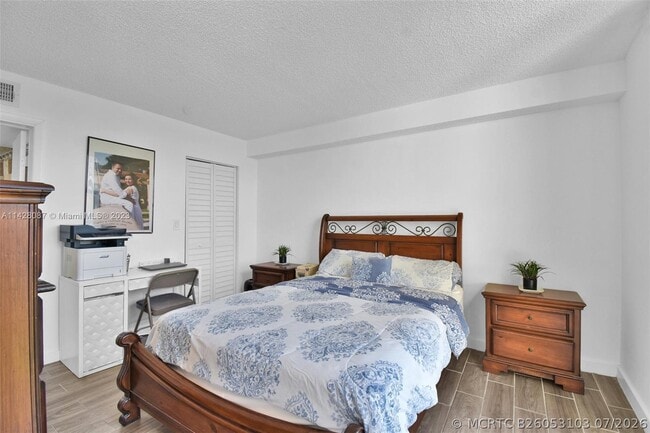 Foto del edificio - 11800 SW 18th St