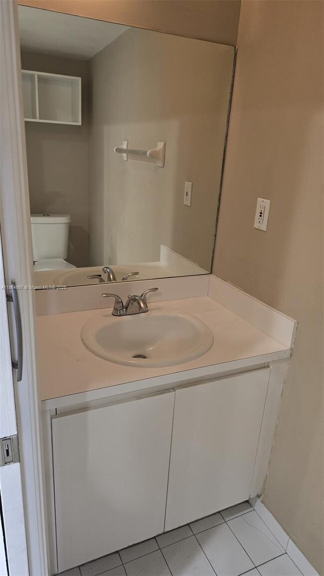 Foto del edificio - 8851 NW 119th St