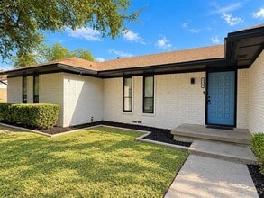 Building Photo - 2404 Kentfield Ln
